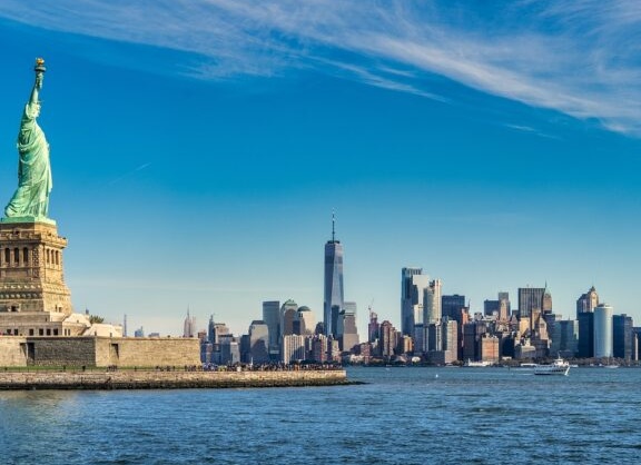 Реновация в городах России. Могут переселить и не из аварийного жилья. В каких случаях это законно?