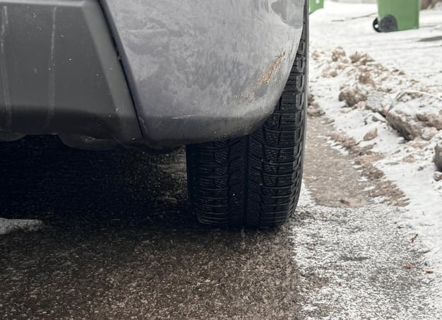 За выброс мусора из автомобиля будет большой штраф или конфискация автомобиля